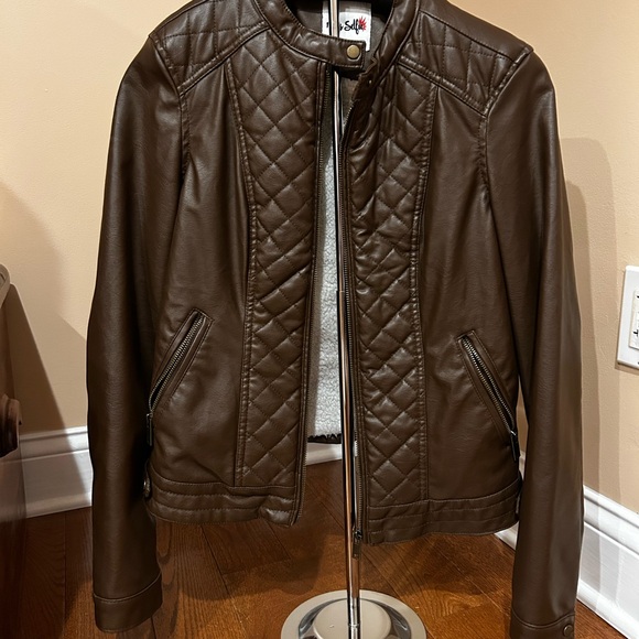 Chic Women's Brown Leather Jacket - Picture 1 of 5